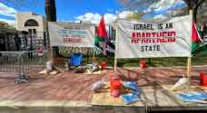 “Flags Tug-of-War” pitting pro-Palestinian ....