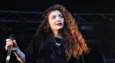 Singer Lorde considers cancelling Israel performance