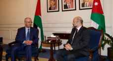 Razzaz meets Palestinian PM, discusses ties