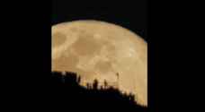 Amazing video shows full moon rising behind Jabal al-Nour in Mecca