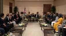 King meets group of young Jordanians, calls for encouraging youth’s political engagement