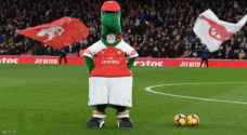 Mesut Özil offers to pay salary of fired Arsenal mascot