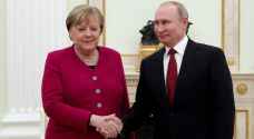 Merkel calls for continued dialogue with Putin during farewell visit to Moscow