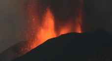 VIDEO: Eruptions close airport on Canaries volcanic island