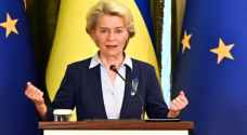 In Kyiv, EU chief promises a signal on Ukraine's bid next week