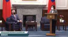 US governor visits Taiwan after China drills