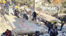 Al-Weibdeh collapsed building destroys house next to it, leaving three people trapped