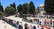 Thousands of Palestinians perform prayers in Al-Aqsa Mosque