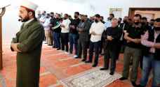 King performs Friday prayer at Royal Guards Mosque in Aqaba
