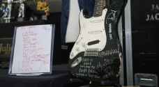 Kurt Cobain guitar up for auction