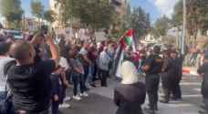 Palestinians protest at Egyptian Embassy in Ramallah urging Rafah Crossing opening