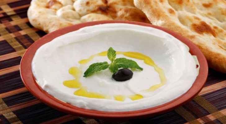 Labneh is best enjoyed with plenty of olive oil and a sweet sprinkle of dried thyme. (Sahhawhana.com)