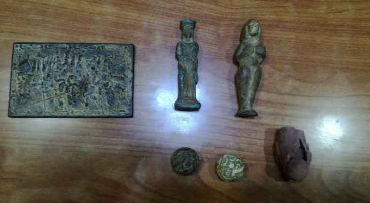 Antiques dealer selling artefacts for 4 million, arrested