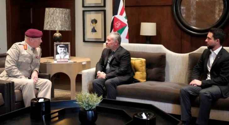 King receives UK Defense Senior Adviser to the Middle East