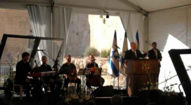 Netanyahu visits Hebron, promises Jews will remain there