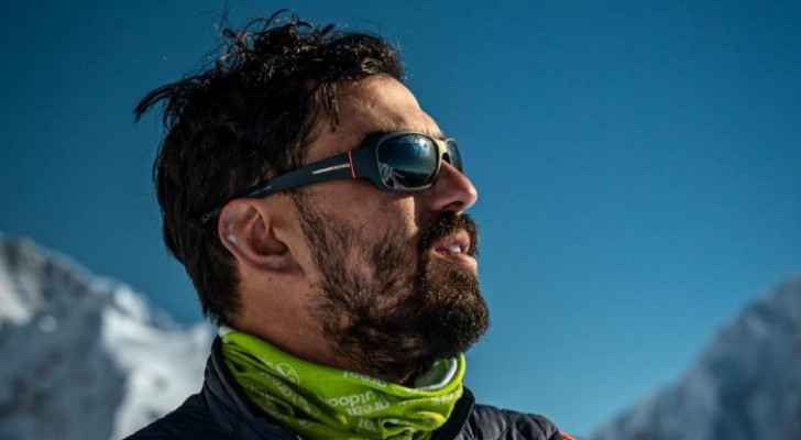 Traveler to raise Jordanian, centenary flags on top of Mount Everest