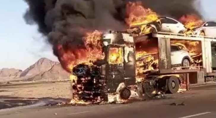 Trailer carrying cars burns in Aqaba
