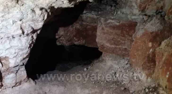 IMAGES: Authorities uncover stone coffins, artifacts buried beneath house in Irbid