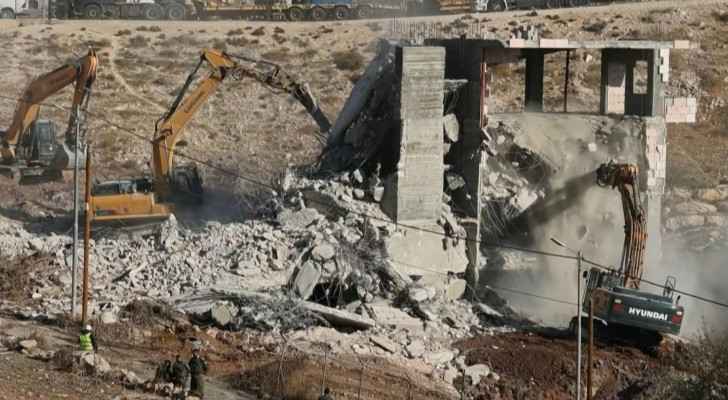 Israeli Occupation demolishes Palestinian building in east Jerusalem