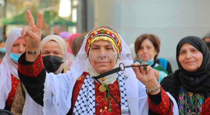 In response to Israeli Occupation, Jordanian women celebrate Palestinian Thobe
