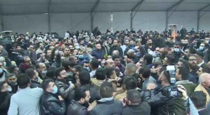 VIDEO: Fights, clashes during Engineers Association meeting in Amman