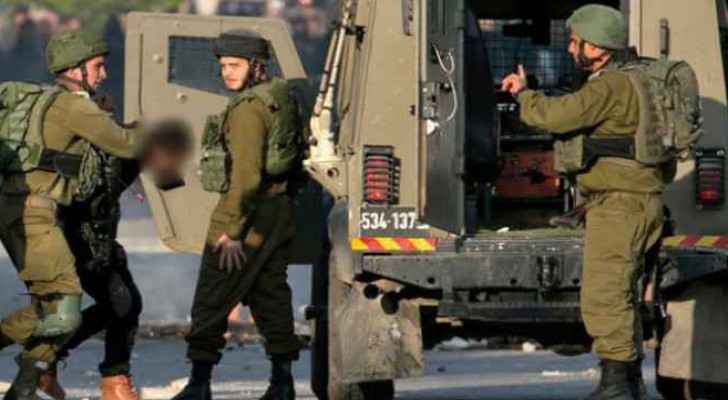 IOF arrests 19 Palestinians in West Bank