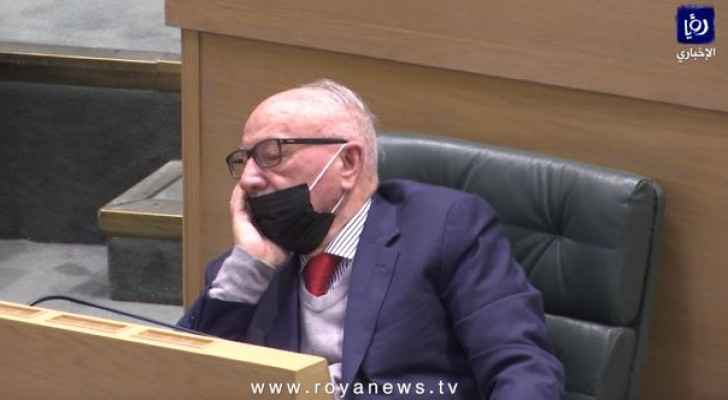 VIDEO: Public Works Minister takes nap while MPs discuss state budget