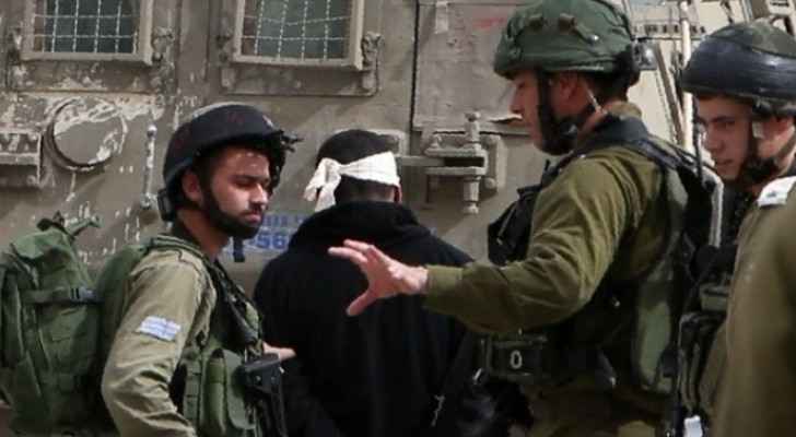 Israeli Occupation arrests Palestinian in Ramallah