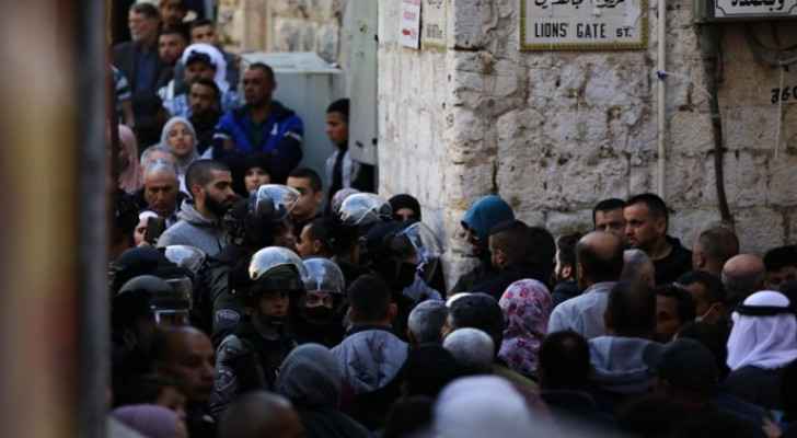 Israeli Occupation police restrict Palestinians from entering Aqsa Mosque