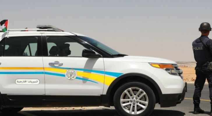 Police seize minibus carrying 40 passengers on Dead Sea Road