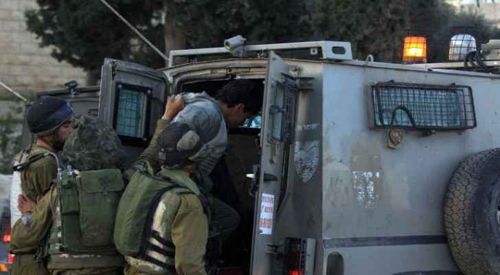 Israeli Occupation arrests 14 Palestinians