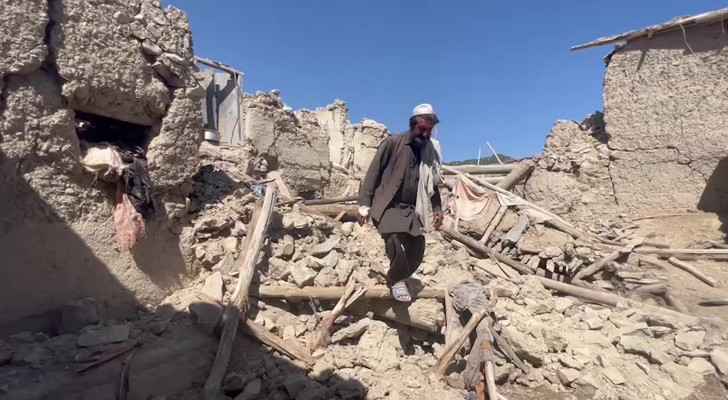 Quake-hit Afghan village struggles back to life as aid trickles in