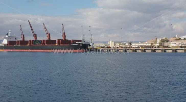 Chlorine gas tanks currently being unloaded in Aqaba: Roya reporter