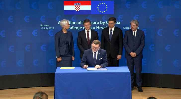 EU gives Croatia green light to join euro in 2023