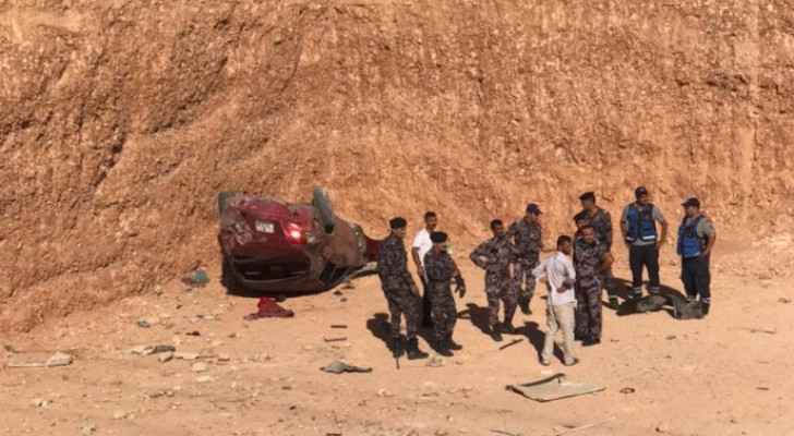 Five injured after vehicle overturns in Mafraq