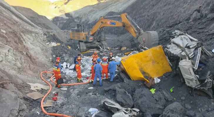 Ten killed after mountain collapse at China mining site