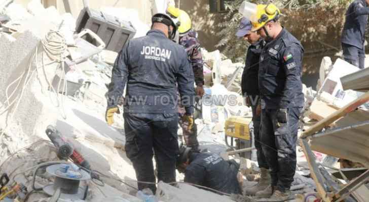 Person pulled out dead from under rubble of collapsed building in Al-Weibdeh
