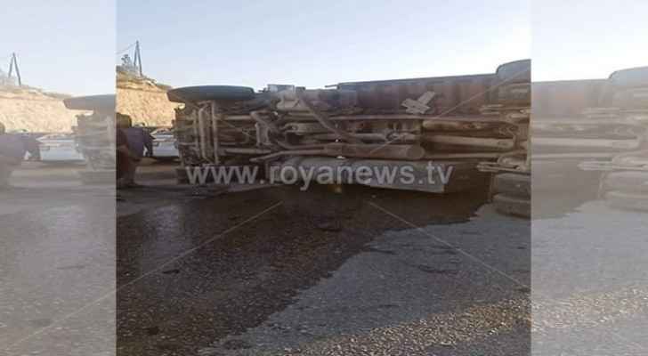 Two injured in two-vehicle collision in Irbid