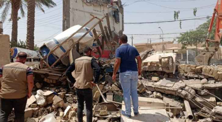 Four-story building collapses in Baghdad