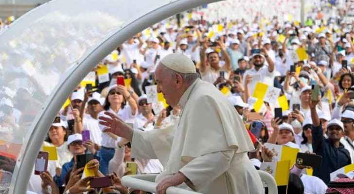 Pope holds open-air mass for 30,000 in Bahrain