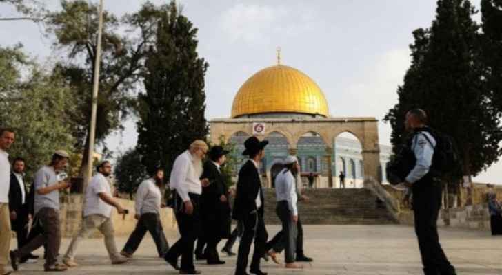Dozens of settlers storm Al-Aqsa Mosque Sunday