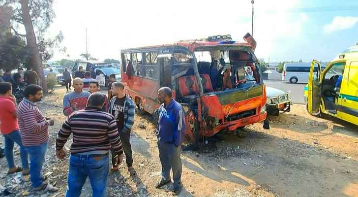 At least 19 killed in Egyptian minibus crash