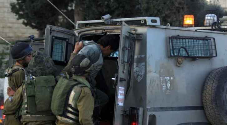 Israeli Occupation arrests 15 Palestinians