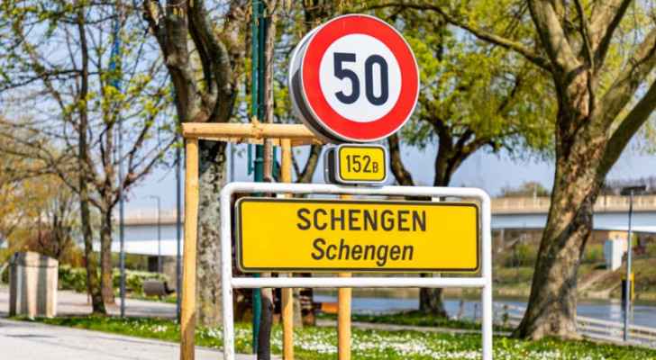 Austria to veto Bulgaria, Romania joining Schengen area