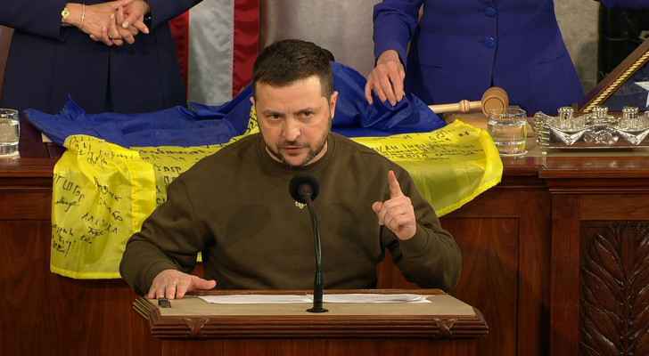 Zelensky says US aid not 'charity' on triumphant US visit