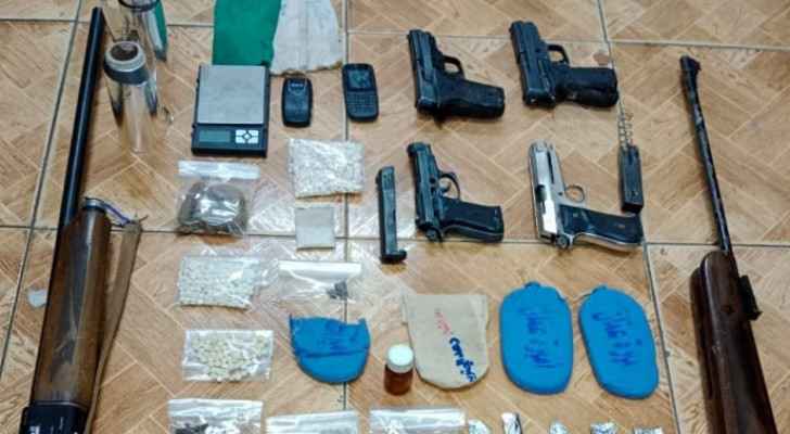 Authorities arrest six drug dealers