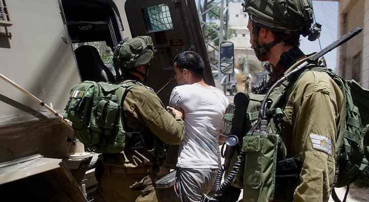 Israeli Occupation detains seven Palestinians, including three minors
