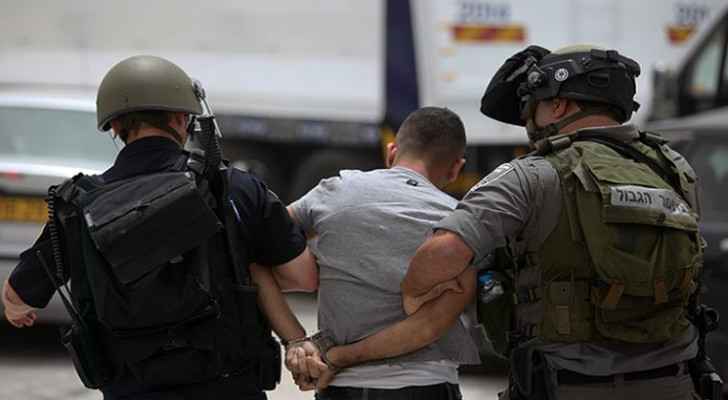Israeli Occupation detains 15 Palestinians