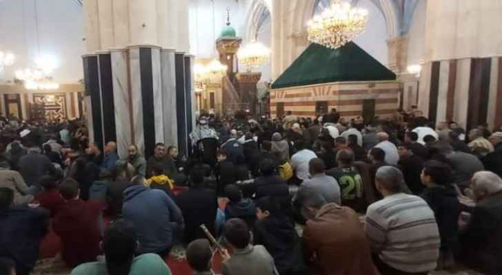 30,000 perform first Friday prayer in Ramadan at Ibrahimi Mosque