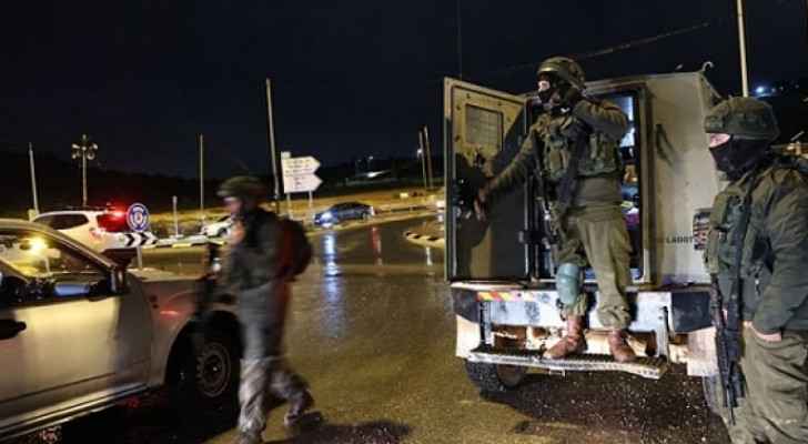 Two Israeli Occupation soldiers injured in shooting attack in Hawara